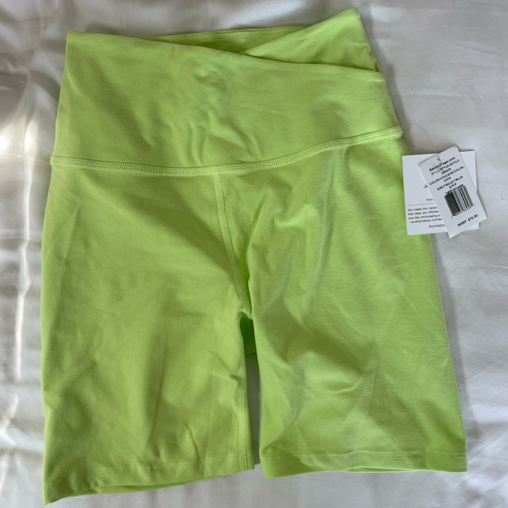Beyond Yoga Spacedye At Your Leisure High Waisted shorts, sz small, neon yellow